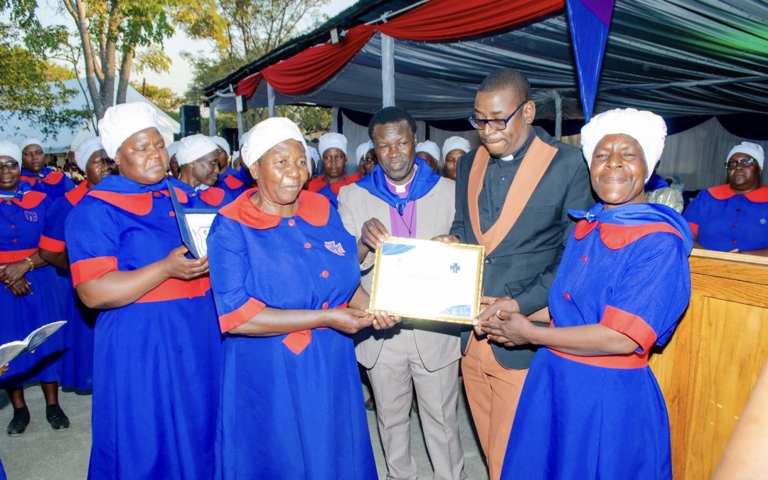 FOUNDERS OF THE RRW CLOTH HONORED